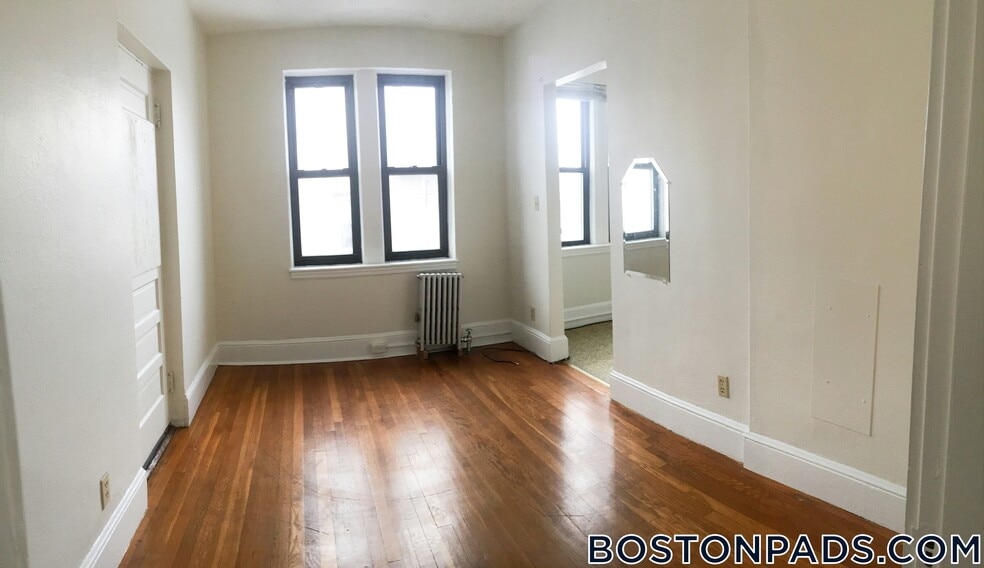 Building Photo - 53 Fellsway W