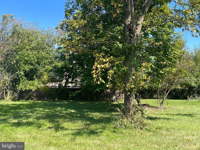 Building Photo - 1455 Senseny Rd