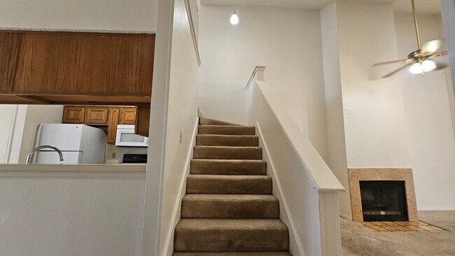 Building Photo - 544 E Windsor Dr