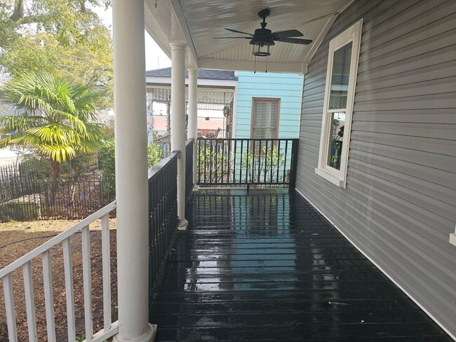 Building Photo - Historic Charm combined with Modern convenience 3 bedroom 2.5 bath spacious home