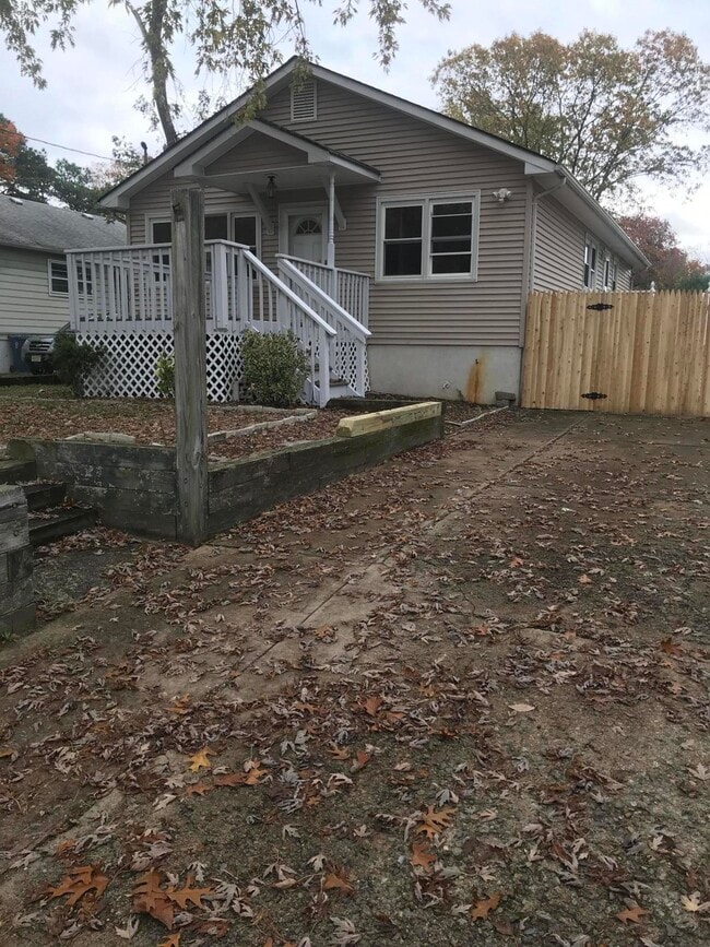 Building Photo - 7 Pearl Dr