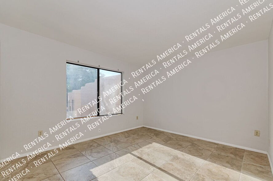 Building Photo - 5342 N Camino De La Culebra