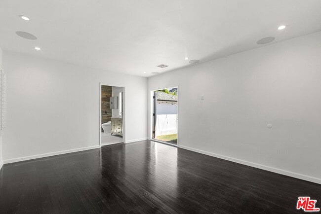 Building Photo - 1246 Peck Dr