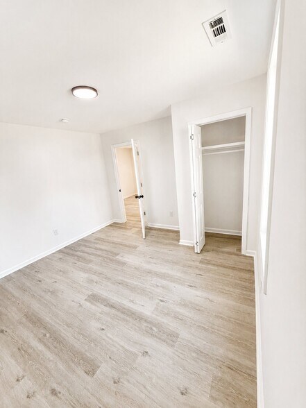 Building Photo - 1808 Cephas St