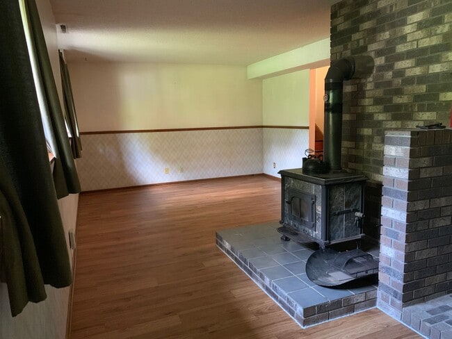 Building Photo - 3303 Eddy Ln