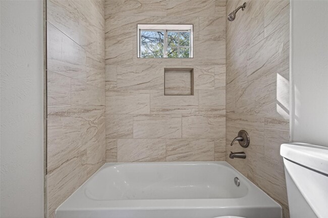 Building Photo - 4626 Dewberry St