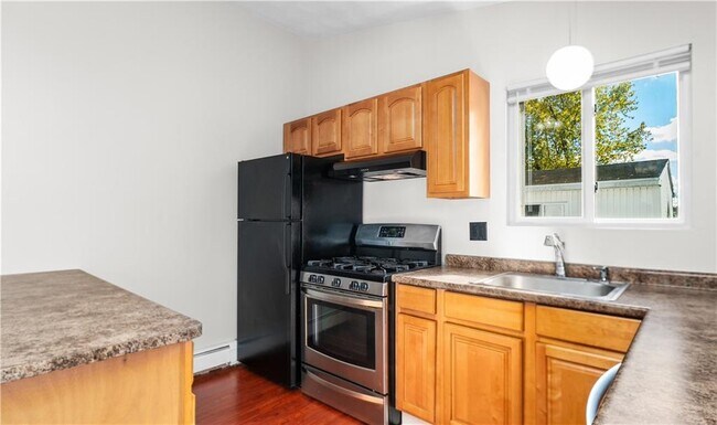 Building Photo - 15 Abbott Ave