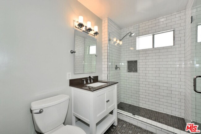 Building Photo - 2427 S Centinela Ave
