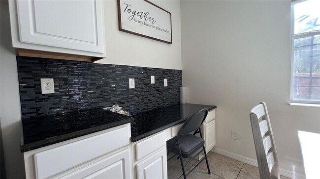 Building Photo - 720 Las Fuentes Dr