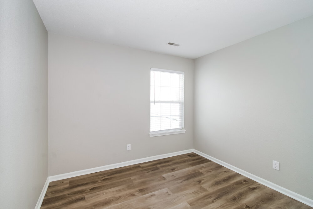 Building Photo - 7645 Blue Willow Dr