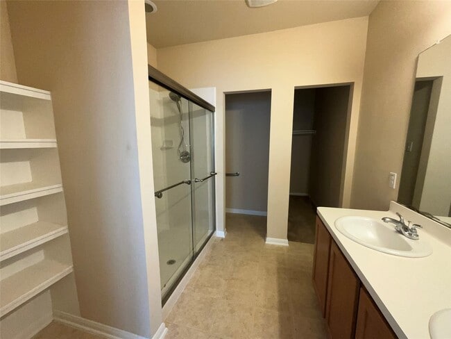 Building Photo - 10903 Woodwind Shadows Dr