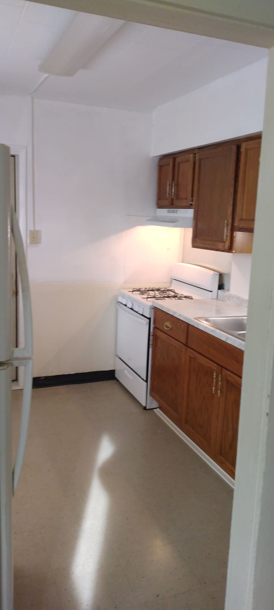 Kitchen - 169 Division St