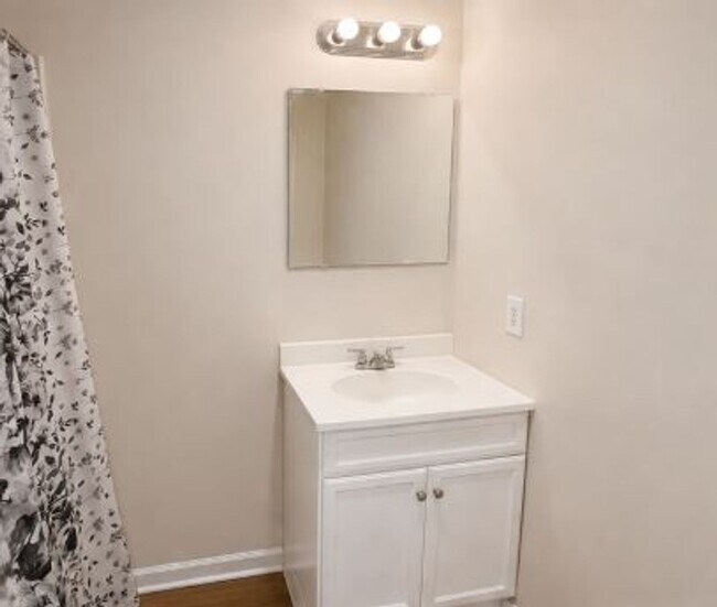 Building Photo - Affordable Rent