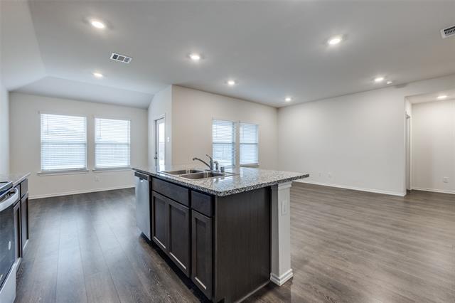 Building Photo - 309 Patina St