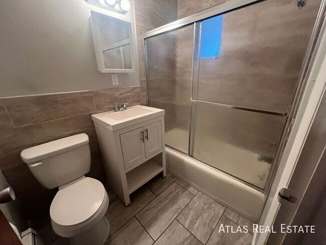 Building Photo - 835 E San Miguel St