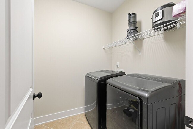 Building Photo - 790 Fontwell Ln