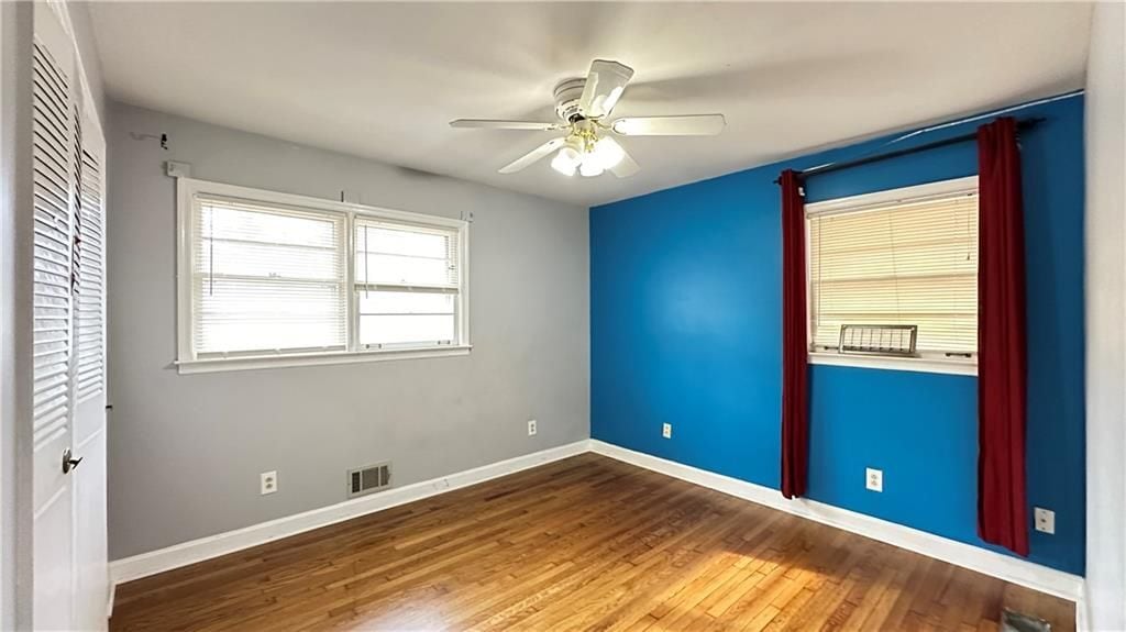 Building Photo - 364 Navarre Dr