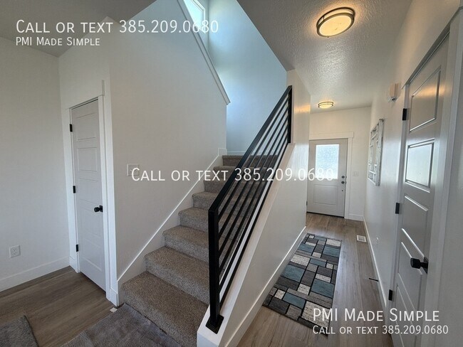 Building Photo - 3621 Sparrow Ln