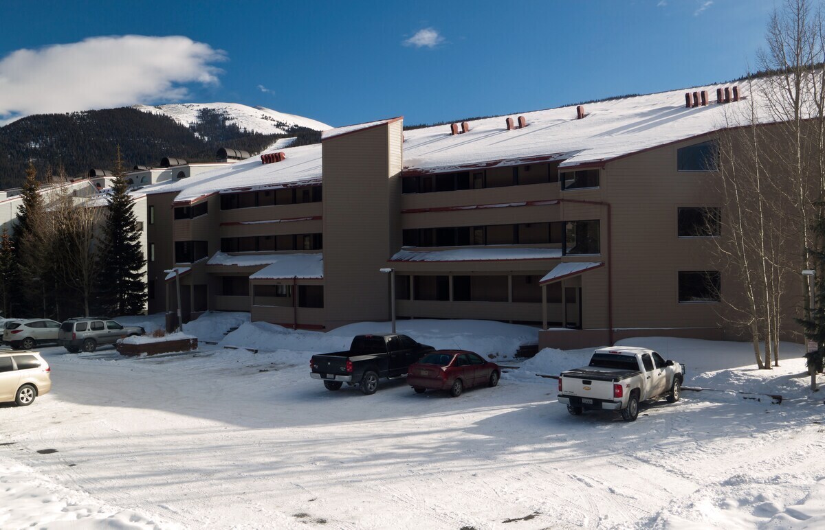 Building Photo - 22804 US Highway 6