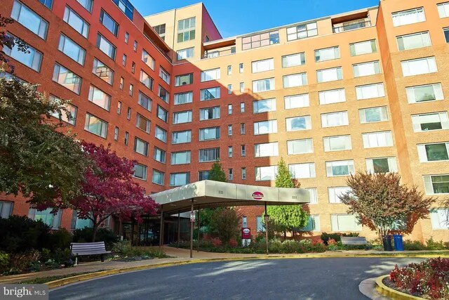 Building Photo - 1111 Arlington Blvd