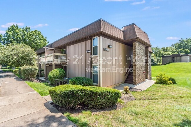 Primary Photo - 5805 Royal Ridge Dr