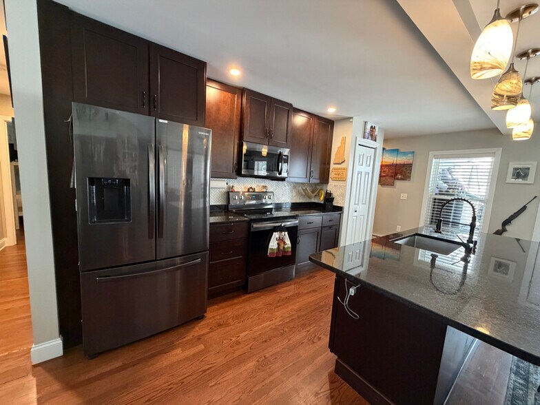 Building Photo - 125 Skyview Rd