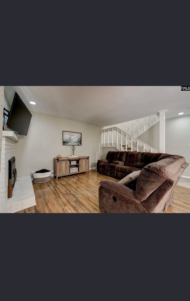 Building Photo - 177 Lionsgate Dr