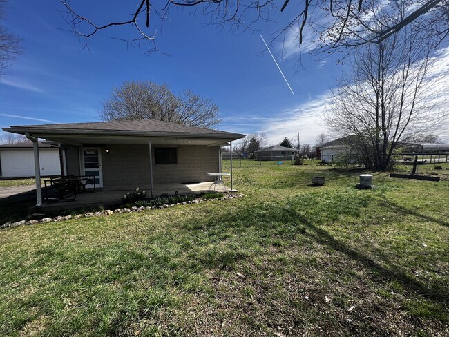 Building Photo - 5506 Locust Way