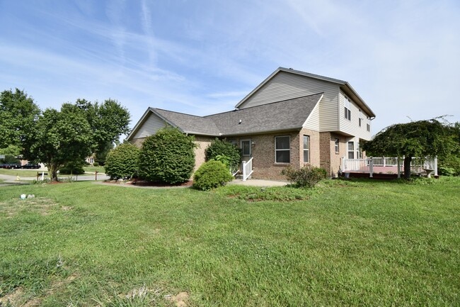 Building Photo - 9582 Topeka Ln