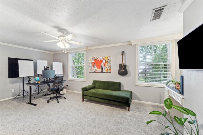 Building Photo - 3106 Redwood Lodge Dr