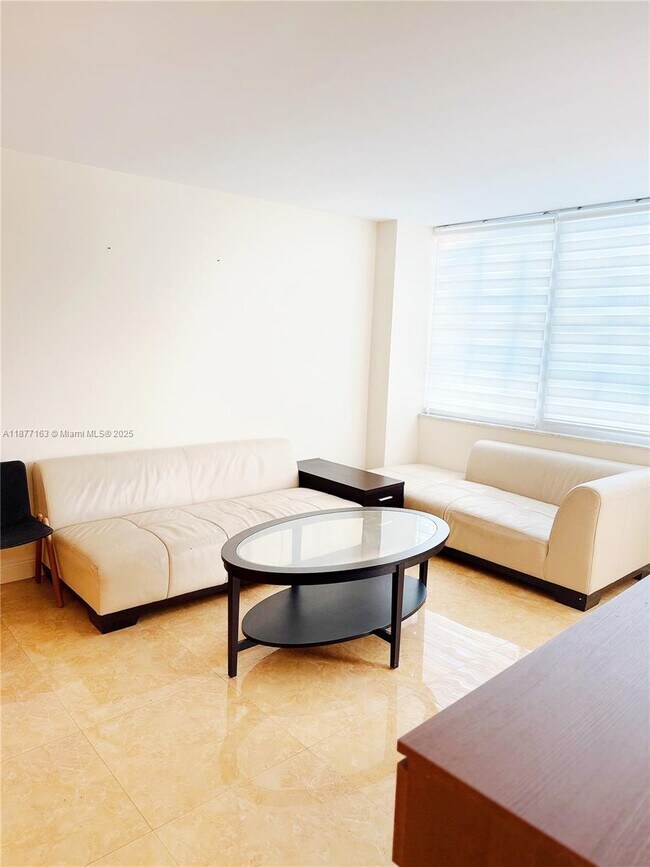 Building Photo - 18031 Biscayne Blvd