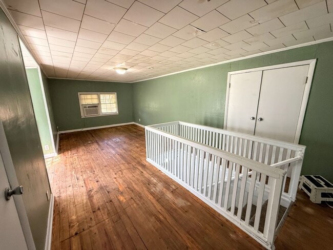 Building Photo - House in Benton