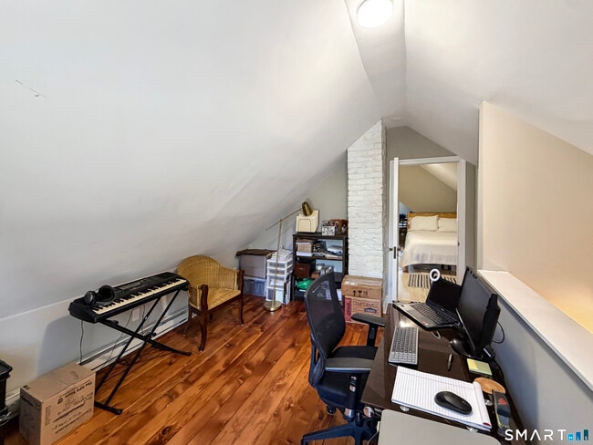 Building Photo - 5 Westwood Rd