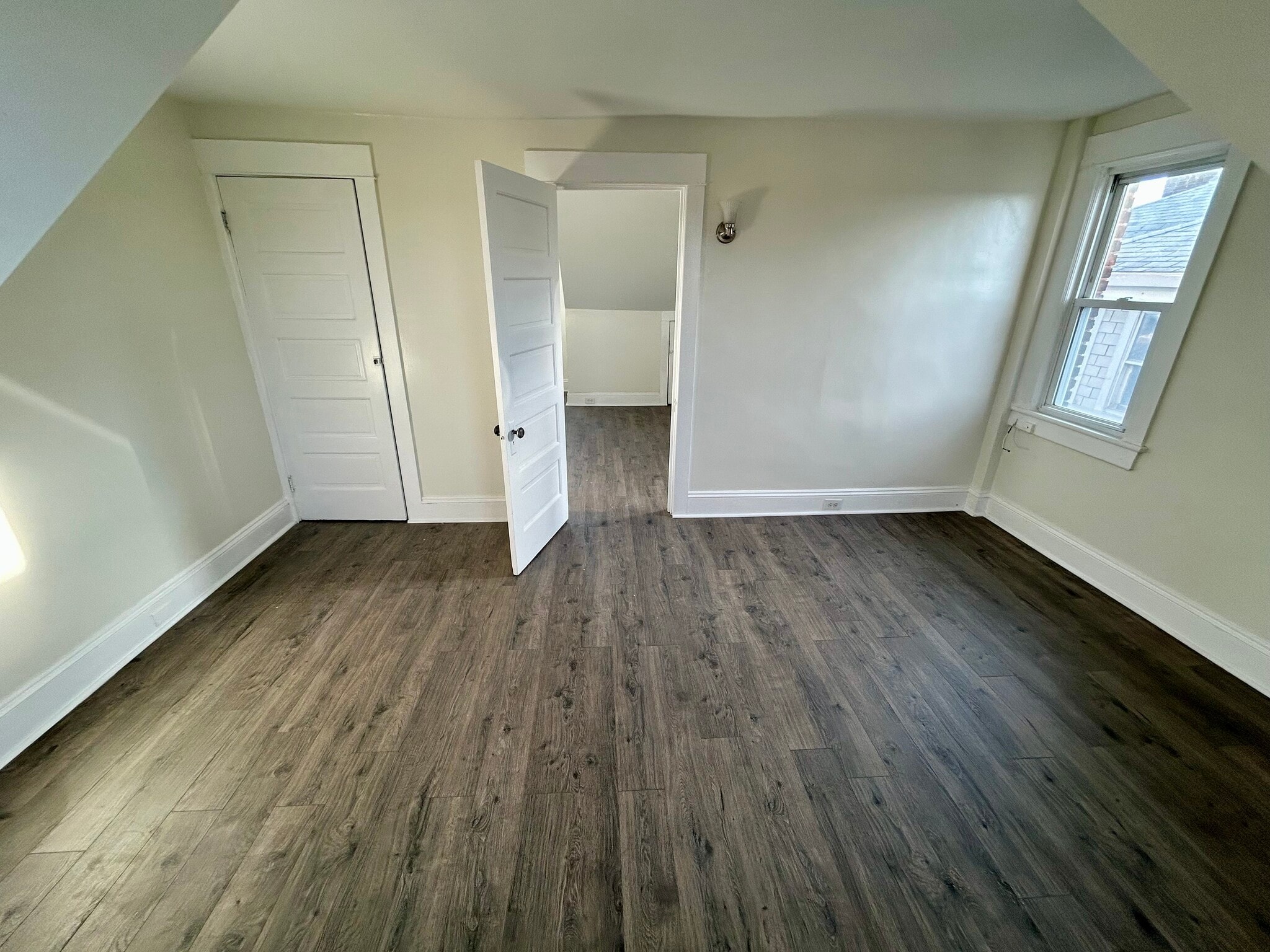 Building Photo - 2246 Birch St