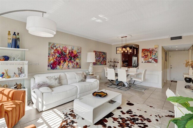 Building Photo - 330 SE 2nd St