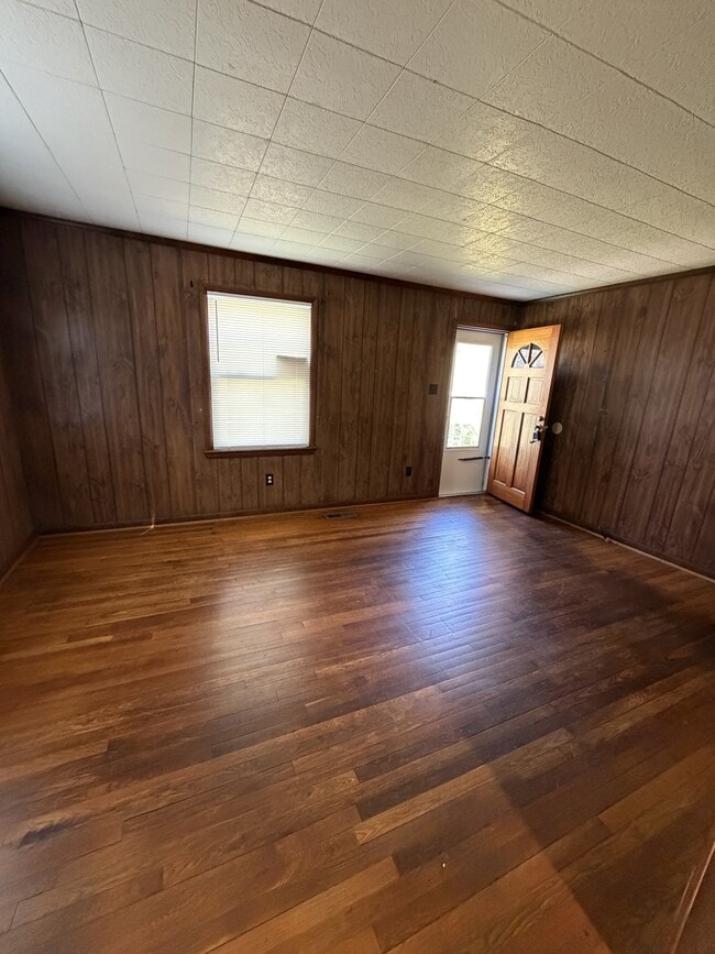 Building Photo - 6793 Edwards Ave