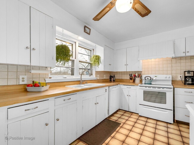 Building Photo - 749 Gamble Dr