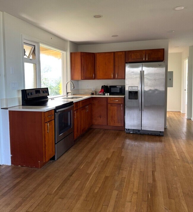 Building Photo - 1326 Alewa Dr