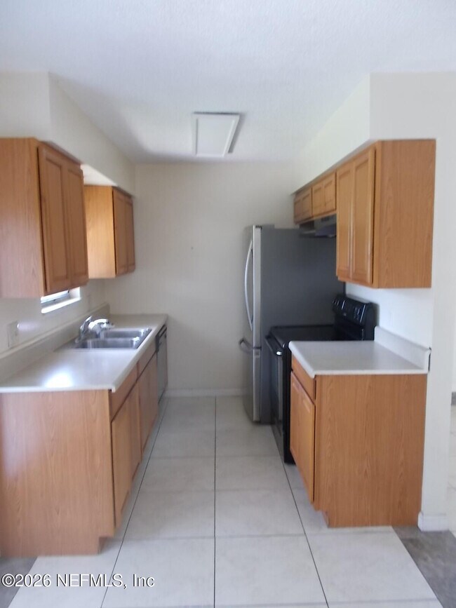 Building Photo - 7942 Blank Dr N
