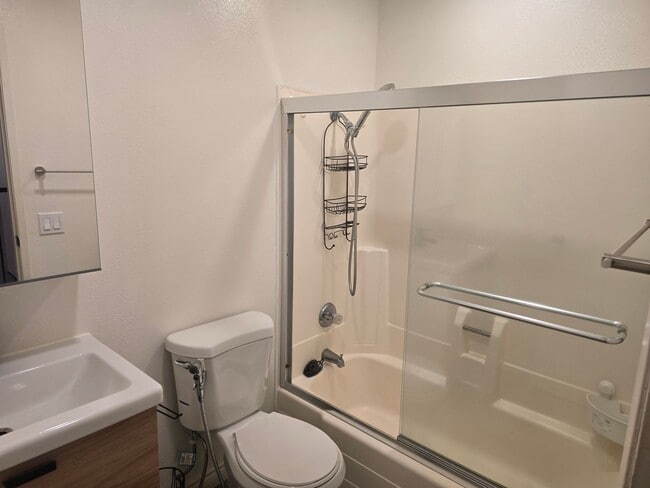 Building Photo - Beautiful Townhome for Rent