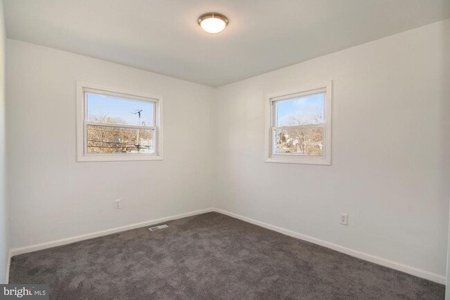 Building Photo - 1647 Hylton Ave