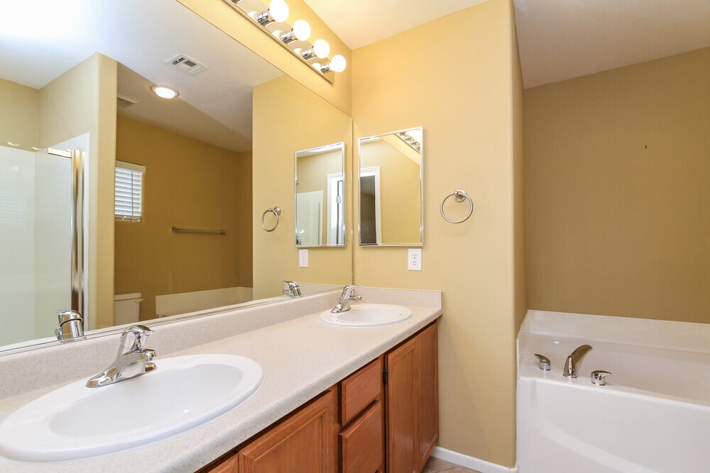 Building Photo - 8264 Wuthering Heights Ave