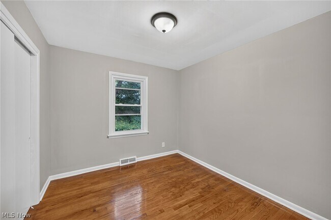 Building Photo - 1597 E 230th St
