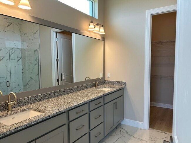 Building Photo - 11243 SW Pietra Wy