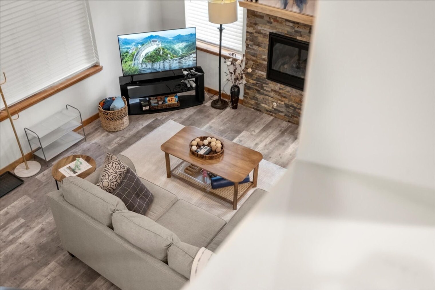 Building Photo - 123 Mowich Way