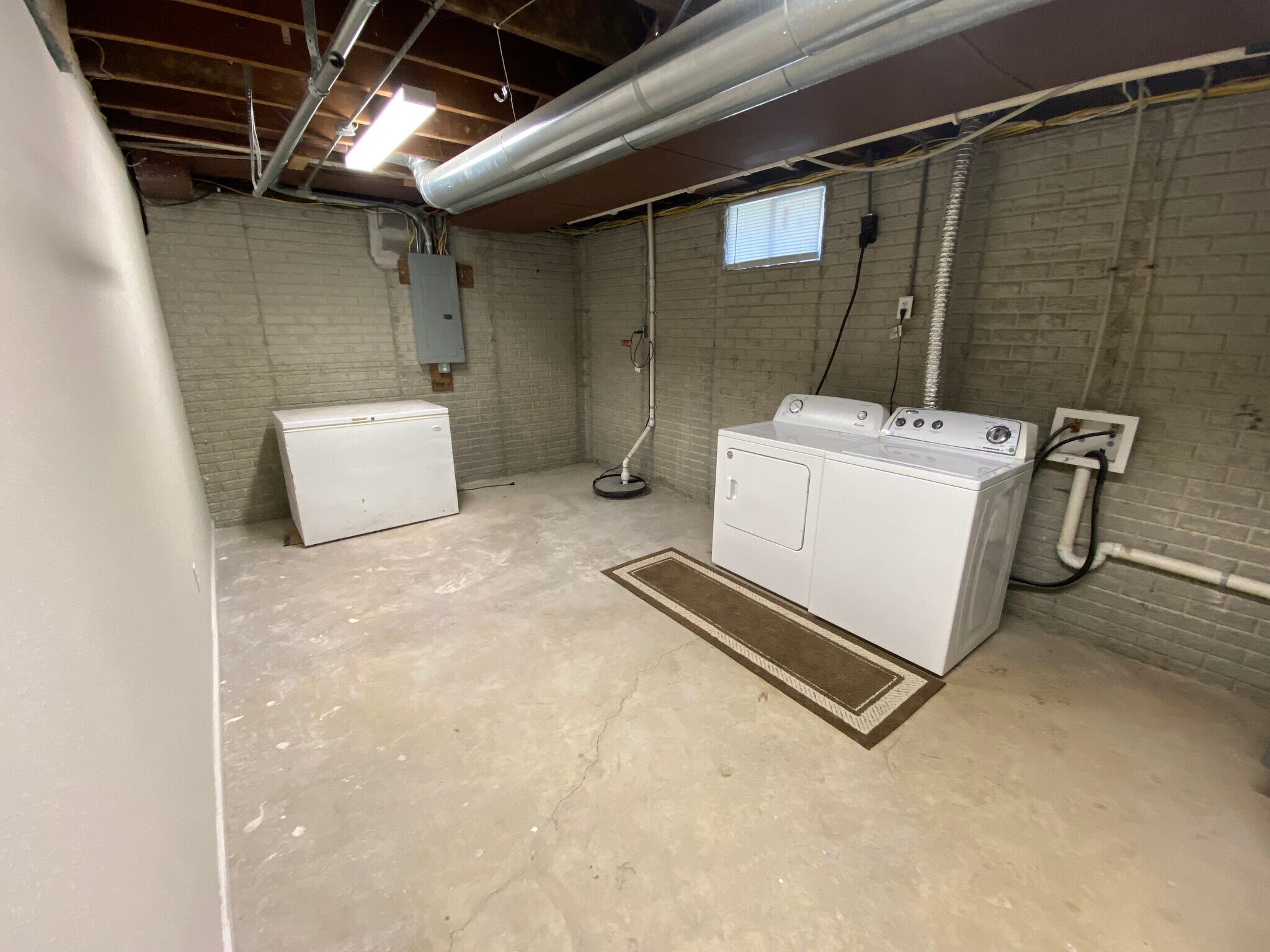Laundry - 1305 Vine St