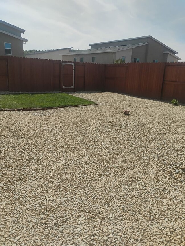 Building Photo - Welcome to this beautiful 4 Bedroom house you can call home!
