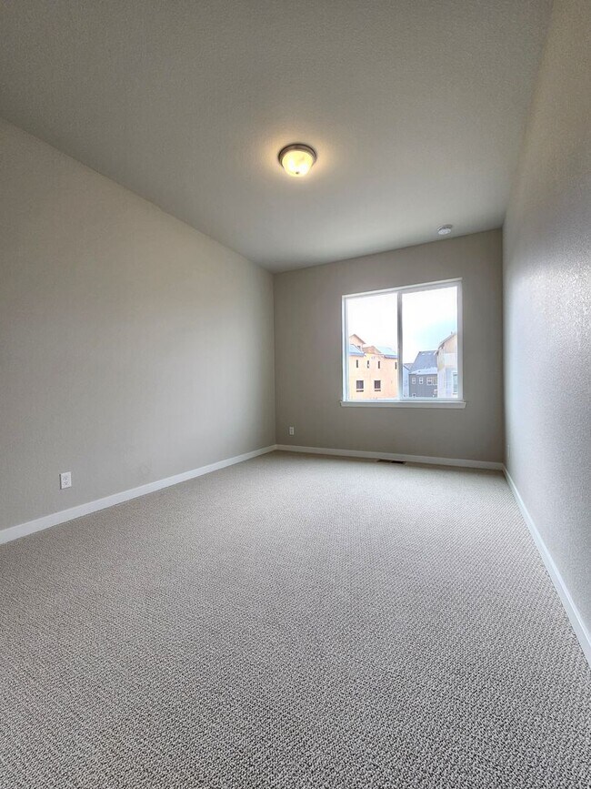 Building Photo - Newer Home in Broomfield