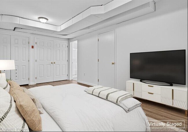 Building Photo - 55 Locust St