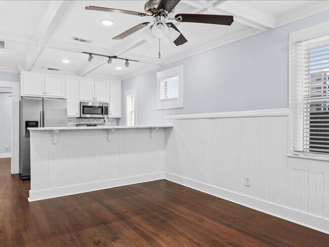 Building Photo - 2 Bedroom, 2 Bath Home with ADU Downtown Charleston!